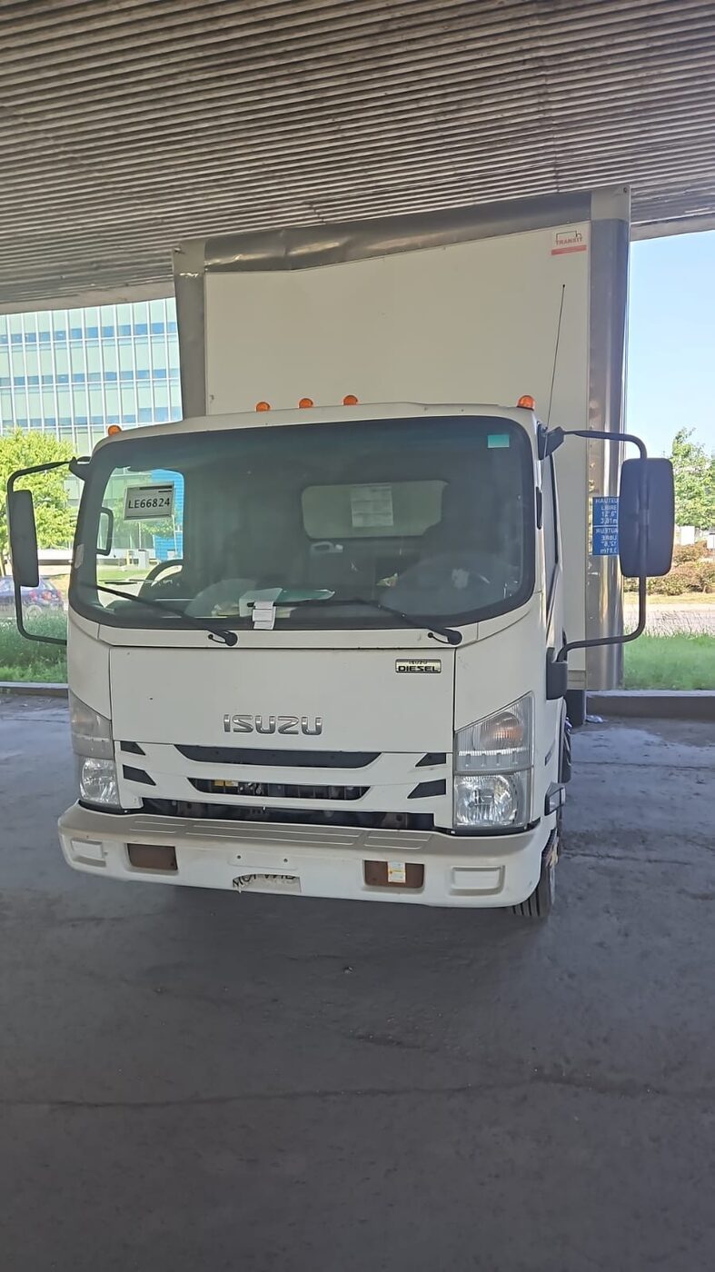 Front view of the Isuzu diesel box truck